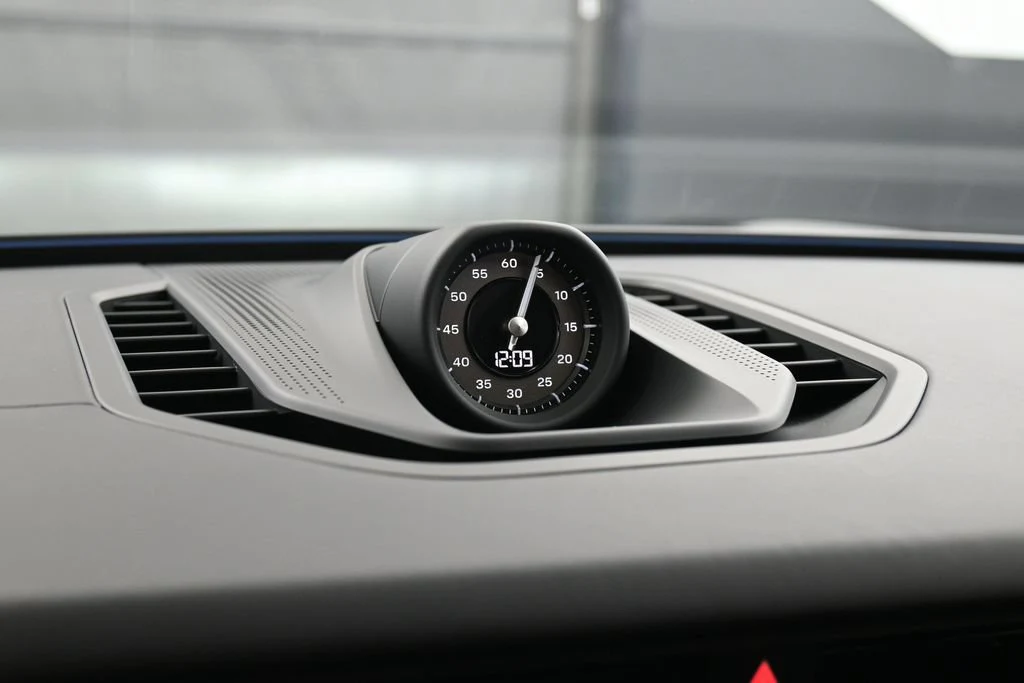 2026 Porsche Cayenne Turbo Electric interior, Black
