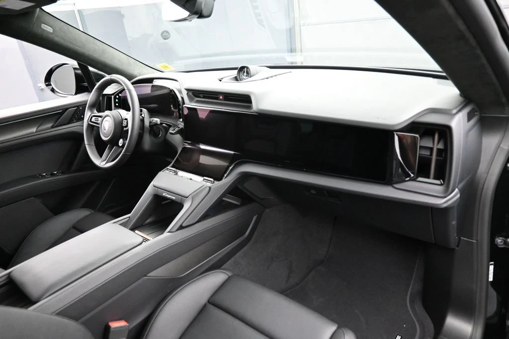 2026 Porsche Cayenne Turbo Electric interior, dashboard, Black