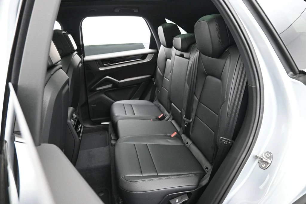 2026 Porsche Cayenne interior, seats, Black