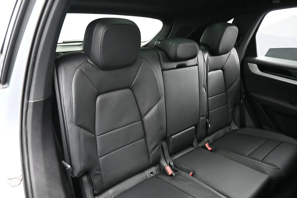 2026 Porsche Cayenne interior, seats, Black