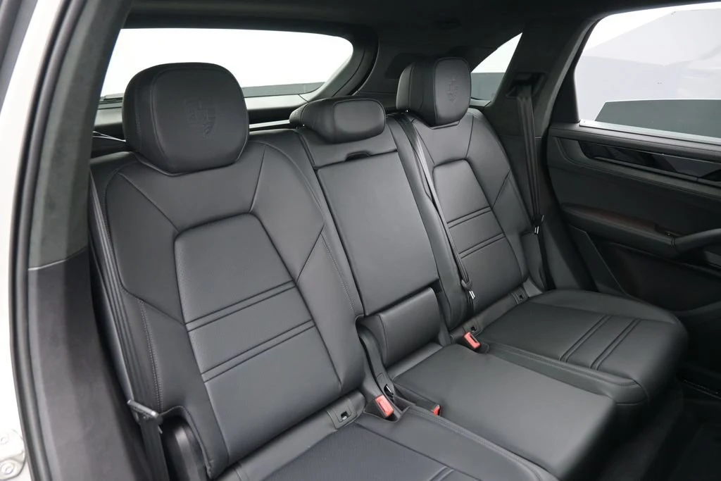 2026 Porsche Cayenne GTS interior, seats, Black