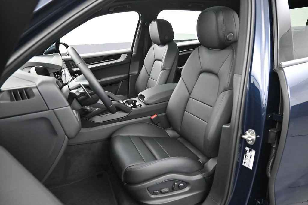 2026 Porsche Cayenne interior, seats, Black