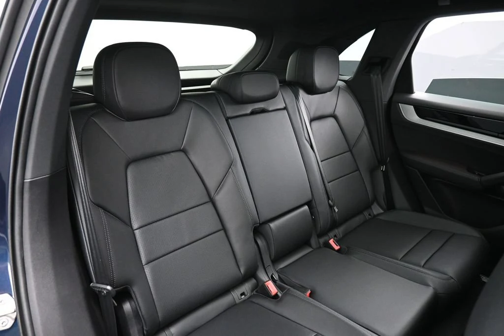 2026 Porsche Cayenne interior, seats, Black