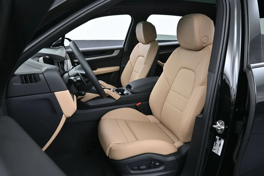2026 Porsche Cayenne interior, seats, Black/Mojave Beige