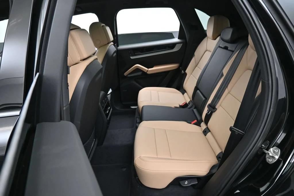 2026 Porsche Cayenne interior, seats, Black/Mojave Beige