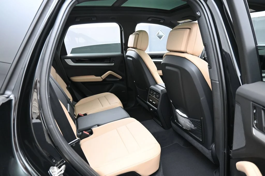 2026 Porsche Cayenne interior, seats, Black/Mojave Beige