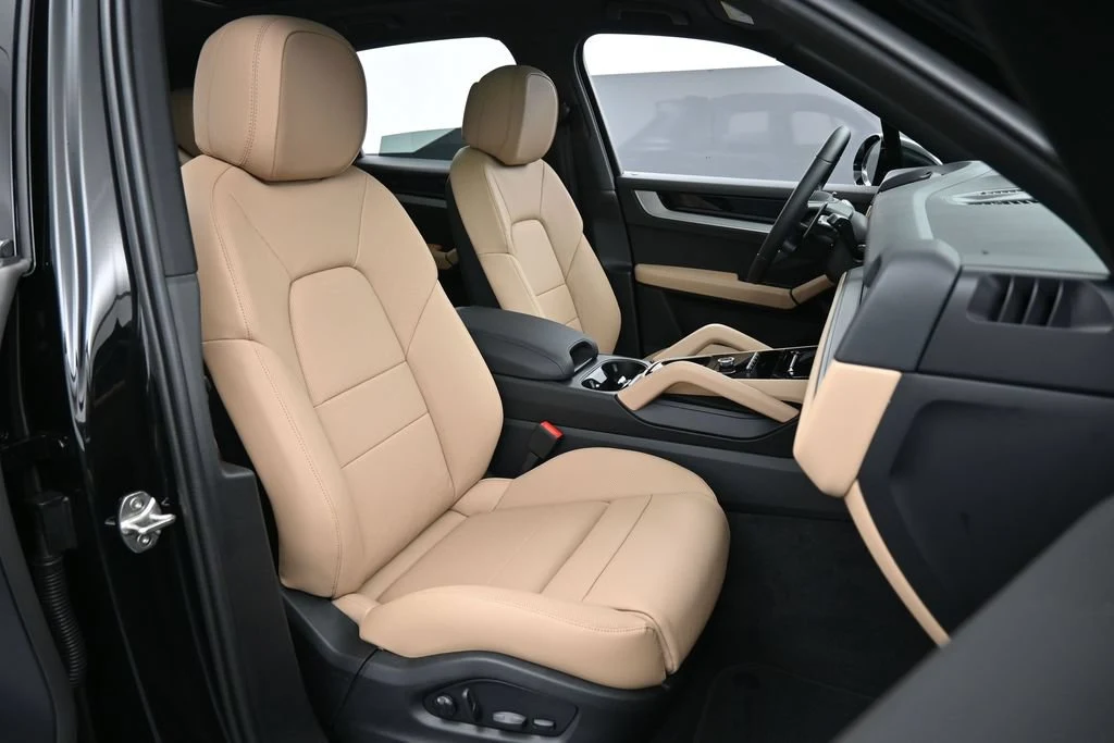 2026 Porsche Cayenne interior, seats, Black/Mojave Beige