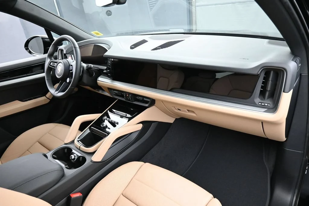 2026 Porsche Cayenne interior, Black/Mojave Beige