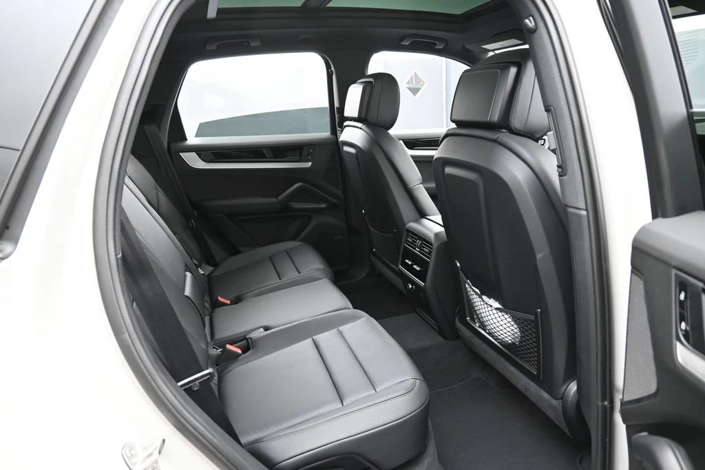 2026 Porsche Cayenne interior, seats, Black