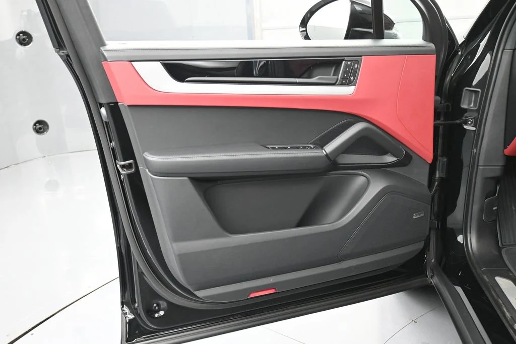 2026 Porsche Cayenne interior, door panel, Black/Bordeaux Red