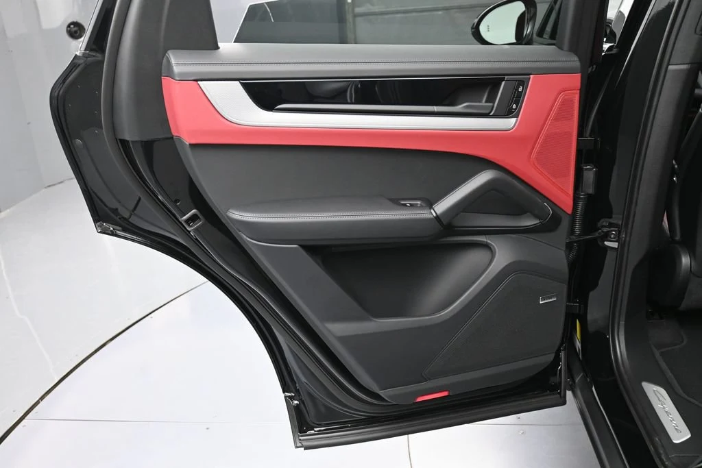 2026 Porsche Cayenne interior, door panel, Black/Bordeaux Red
