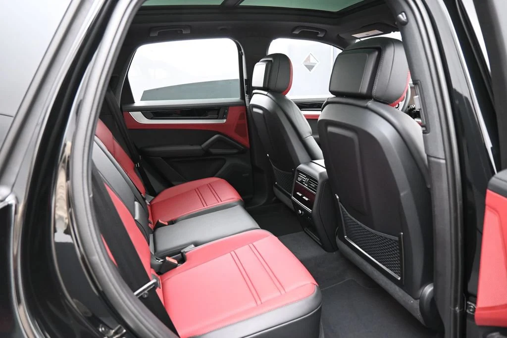 2026 Porsche Cayenne interior, seats, Black/Bordeaux Red