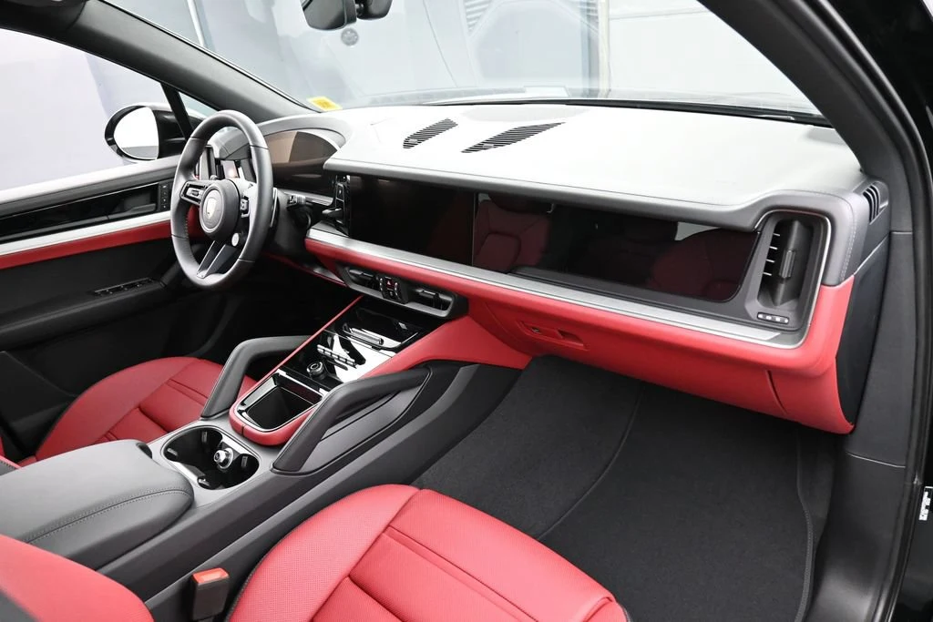 2026 Porsche Cayenne interior, Black/Bordeaux Red