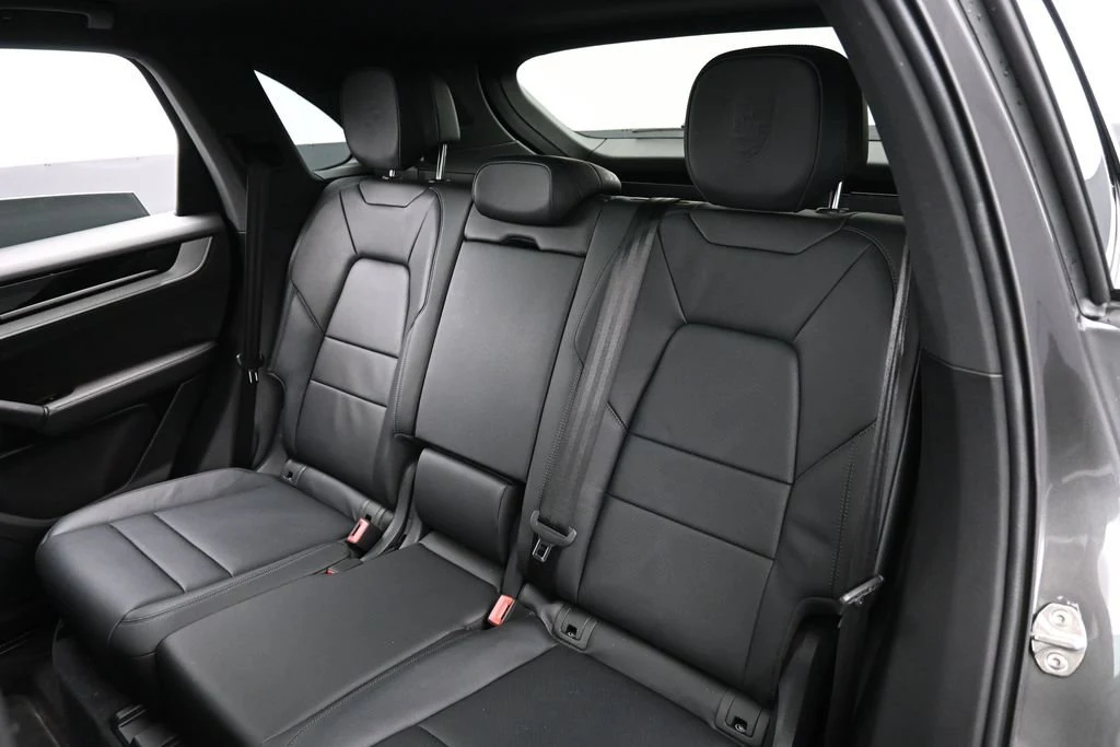 2026 Porsche Cayenne interior, seats, Black