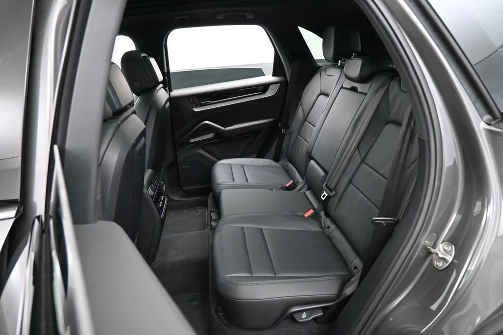 2026 Porsche Cayenne interior, seats, Black