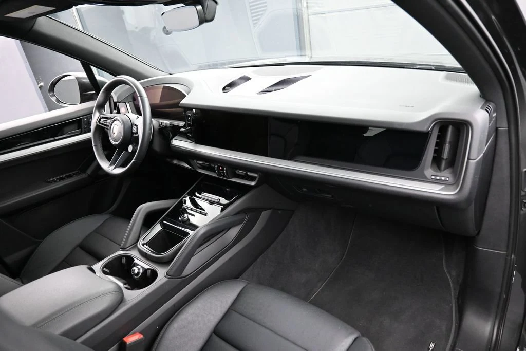 2026 Porsche Cayenne interior, Black