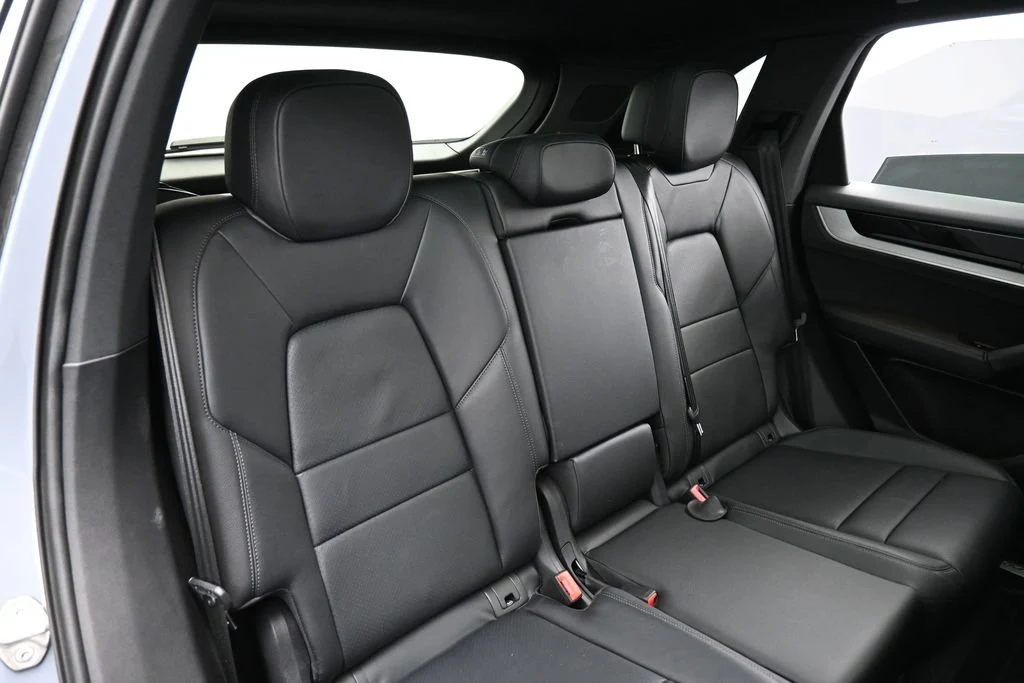 2026 Porsche Cayenne interior, seats, Black