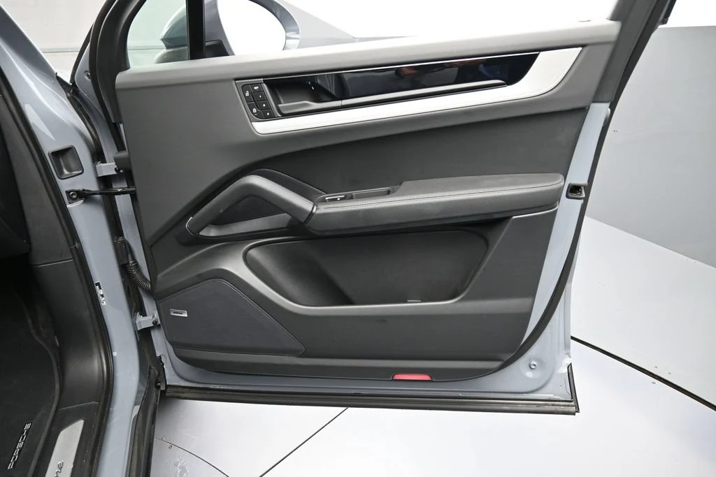 2026 Porsche Cayenne interior, door panel, Black