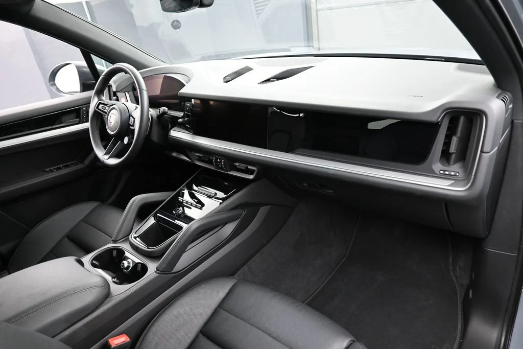 2026 Porsche Cayenne interior, Black