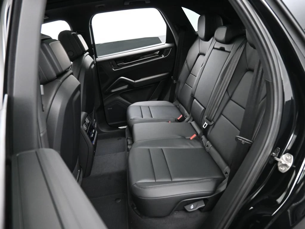 2026 Porsche Cayenne interior, seats, Black