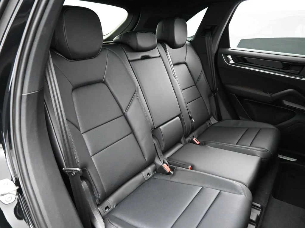 2026 Porsche Cayenne interior, seats, Black