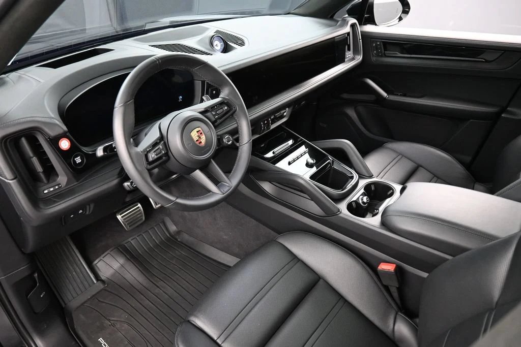 2025 Porsche Cayenne GTS Coupe interior, Black