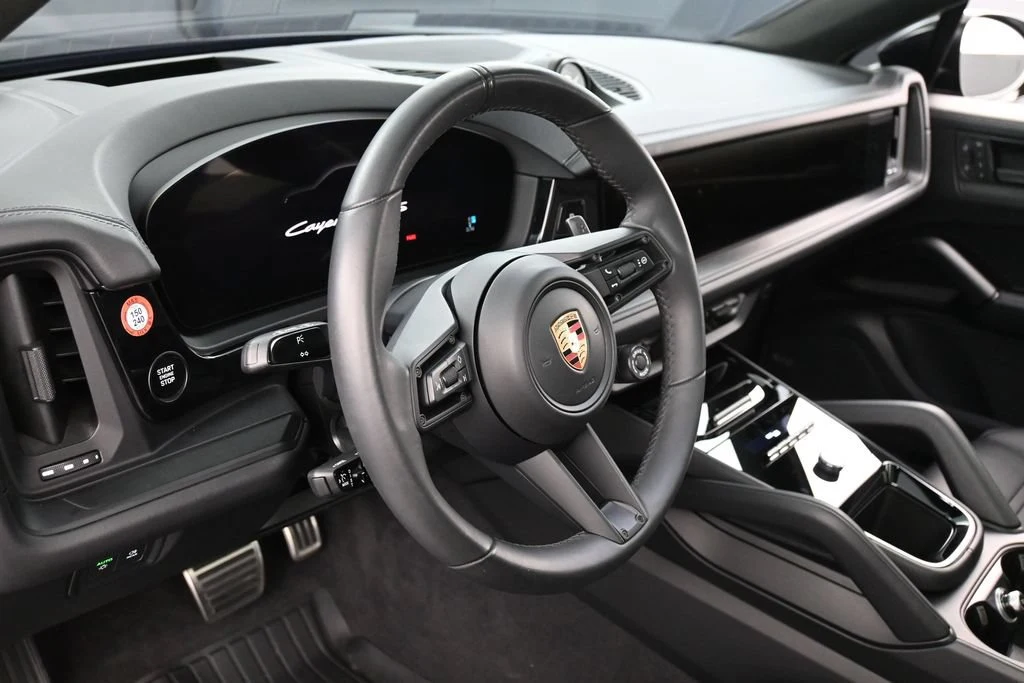 2025 Porsche Cayenne GTS Coupe interior, Black