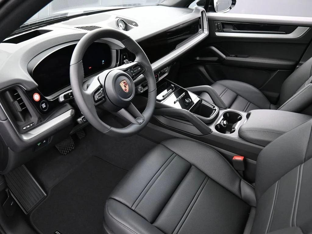 2026 Porsche Cayenne E-Hybrid Coupe interior, Black