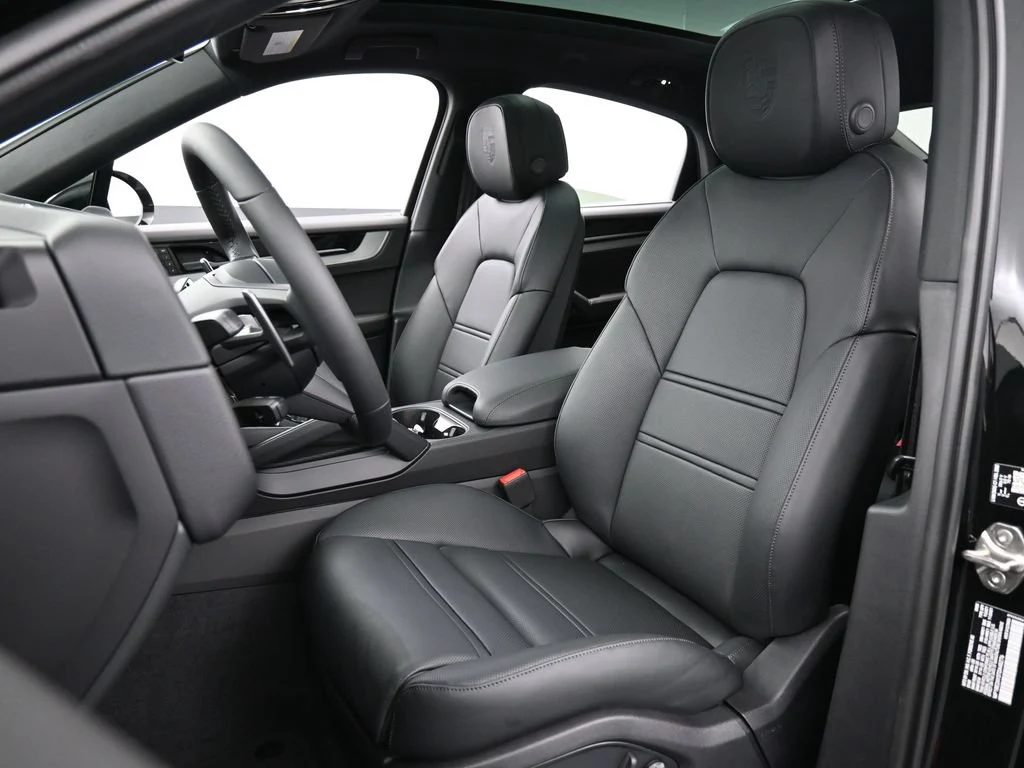 2026 Porsche Cayenne E-Hybrid Coupe interior, seats, Black