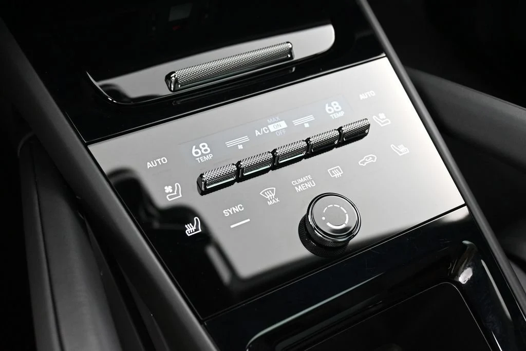 2026 Porsche Cayenne S Coupe interior, center console