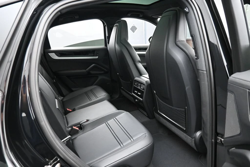 2026 Porsche Cayenne S Coupe interior, seats, Black