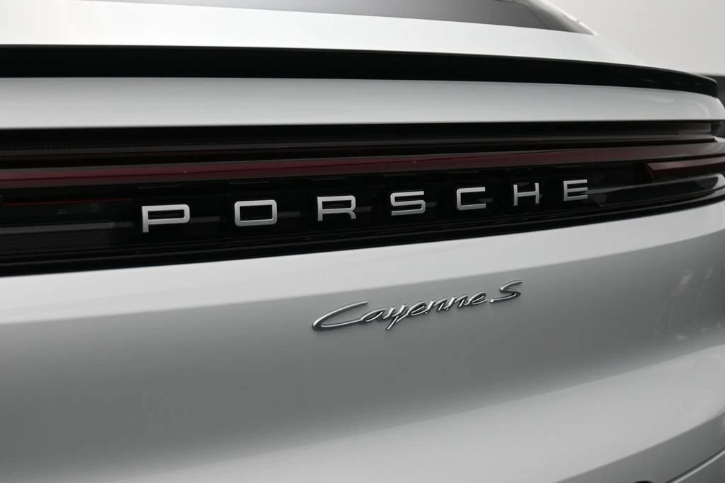 2026 Porsche Cayenne S Coupe, detail