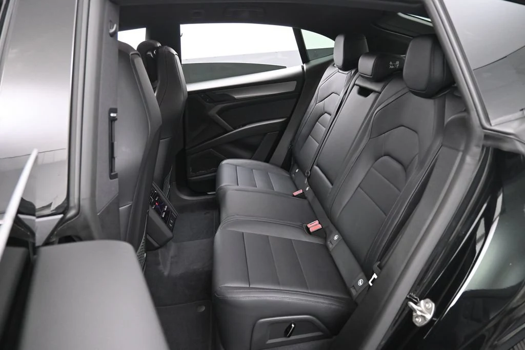 2026 Porsche Cayenne S Electric Coupe interior, seats, Black