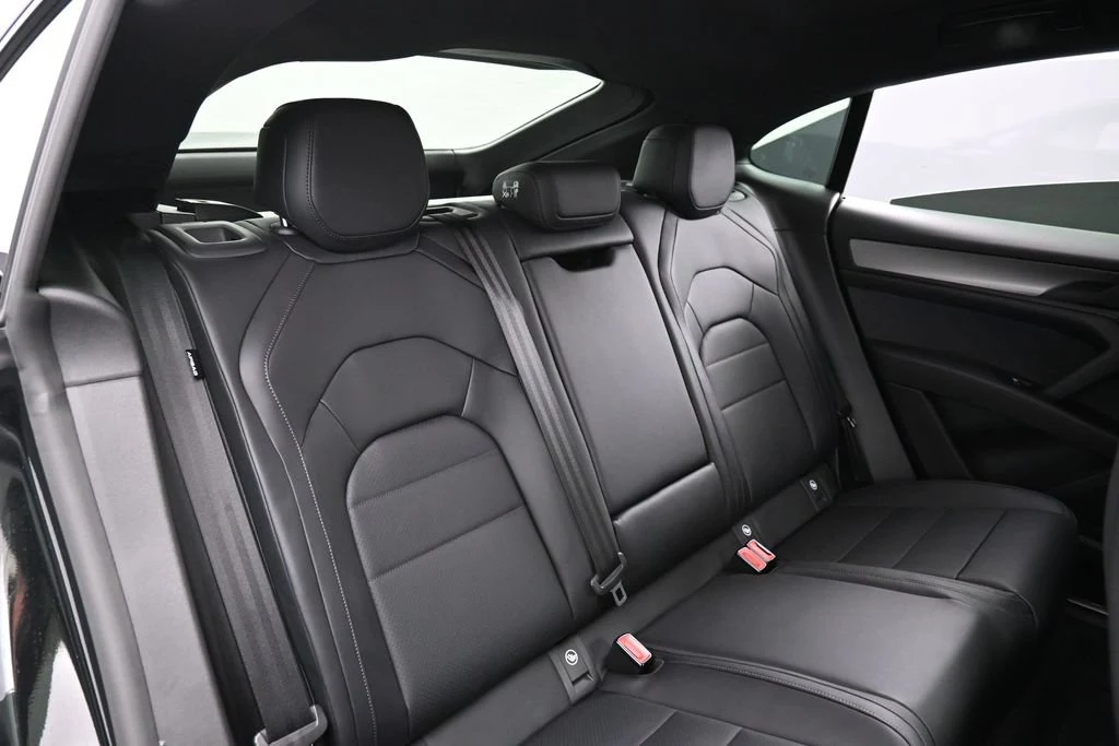2026 Porsche Cayenne S Electric Coupe interior, seats, Black