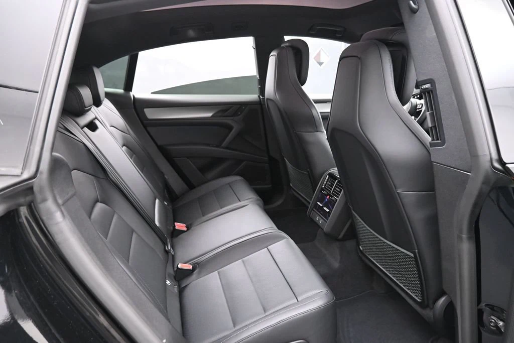 2026 Porsche Cayenne S Electric Coupe interior, seats, Black