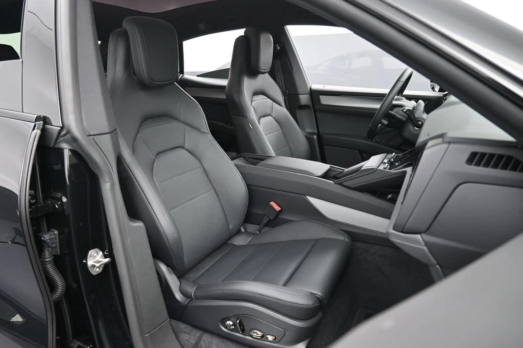 2026 Porsche Cayenne S Electric Coupe interior, seats, Black