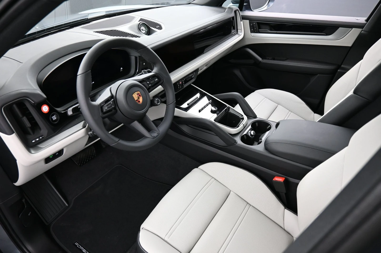 2027 Porsche Cayenne Coupe interior, Black/Chalk