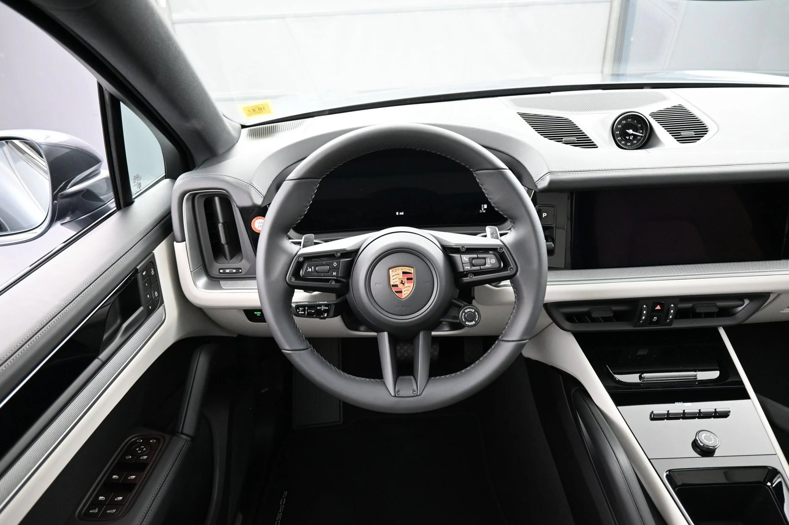2027 Porsche Cayenne Coupe interior, dashboard, Black/Chalk