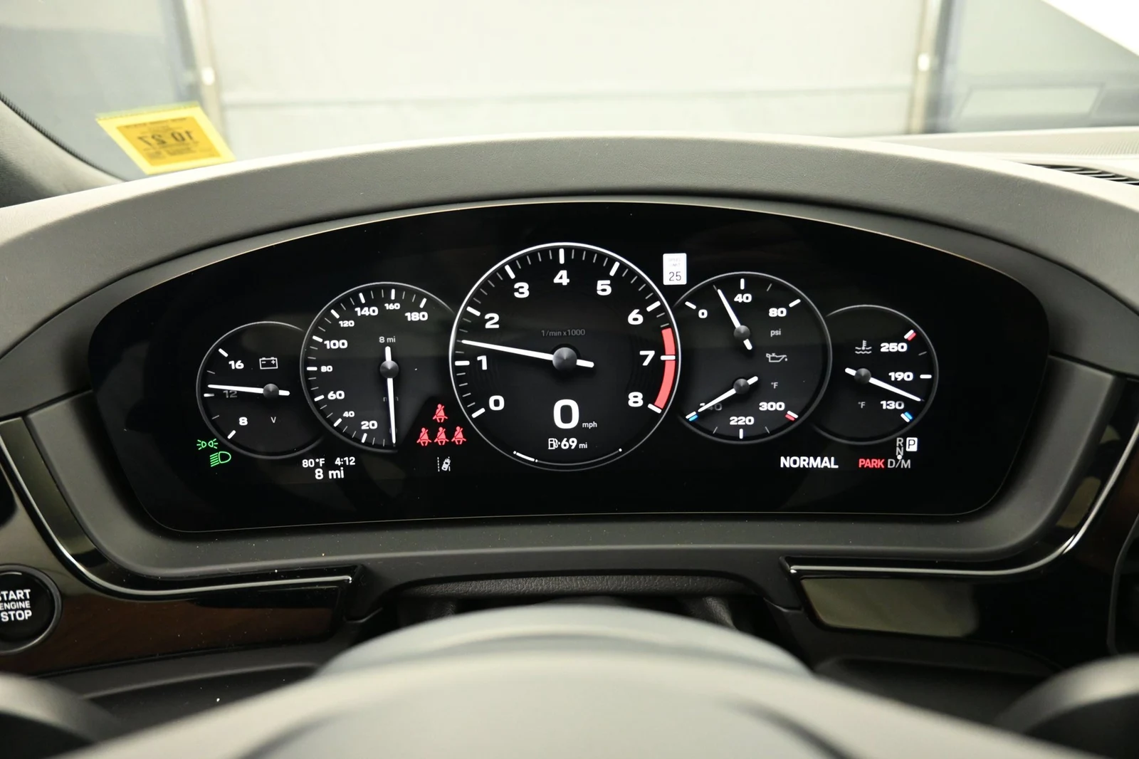 2027 Porsche Cayenne Coupe interior, Black/Chalk