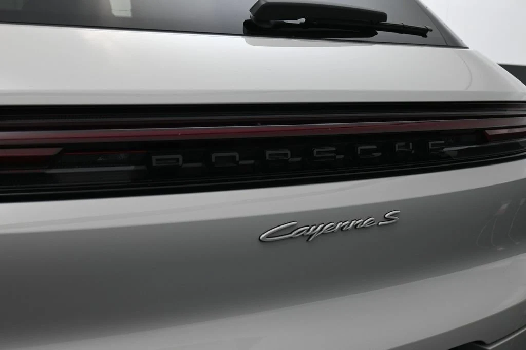 2025 Porsche Cayenne S E-Hybrid for sale, photo 13 of 30
