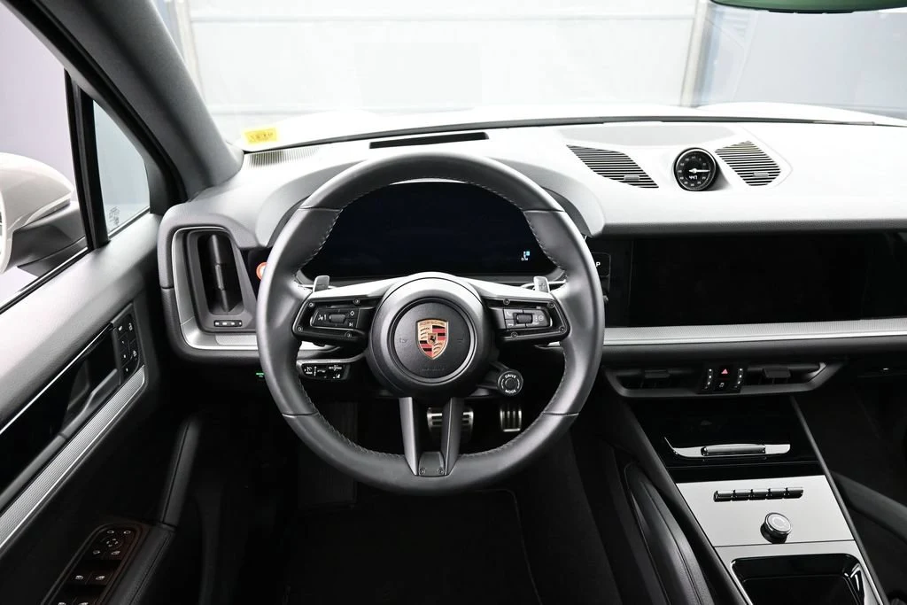 2025 Porsche Cayenne S E-Hybrid interior, dashboard, Black
