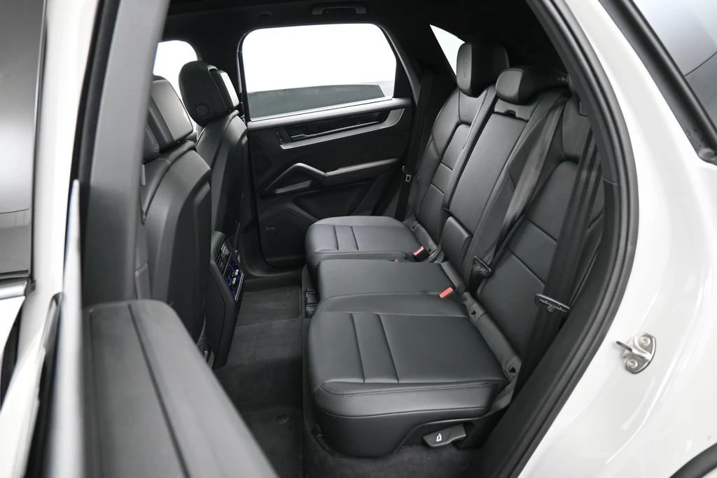 2025 Porsche Cayenne S E-Hybrid interior, seats, Black