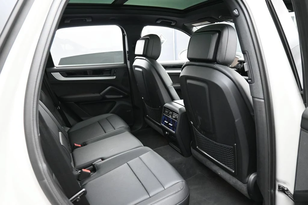 2025 Porsche Cayenne S E-Hybrid interior, seats, Black