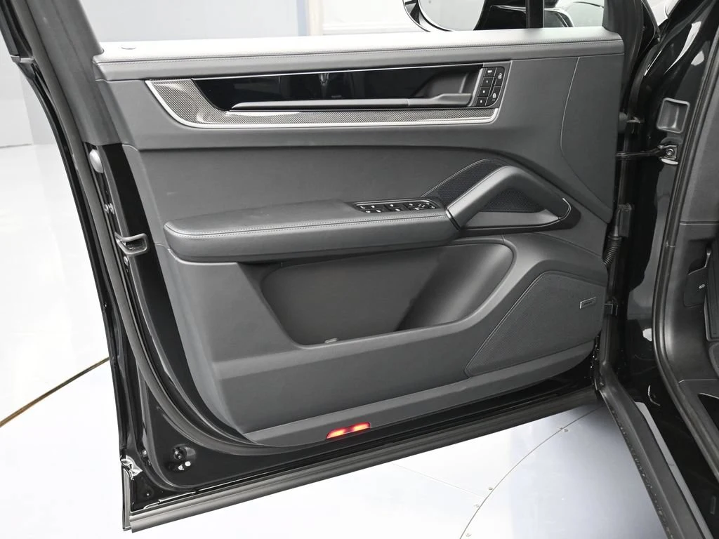 2026 Porsche Cayenne Turbo E-Hybrid interior, door panel, Black