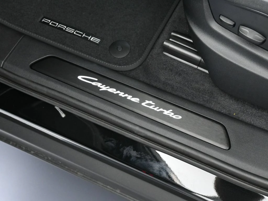 2026 Porsche Cayenne Turbo E-Hybrid interior, door sill, Black