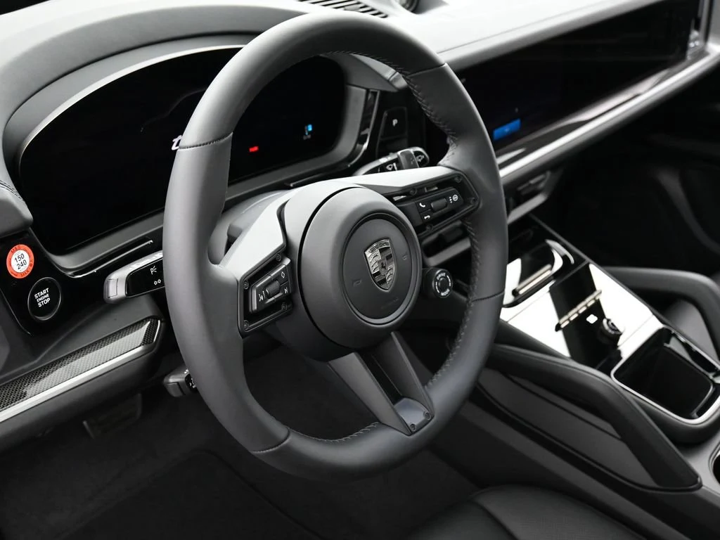 2026 Porsche Cayenne Turbo E-Hybrid interior, Black