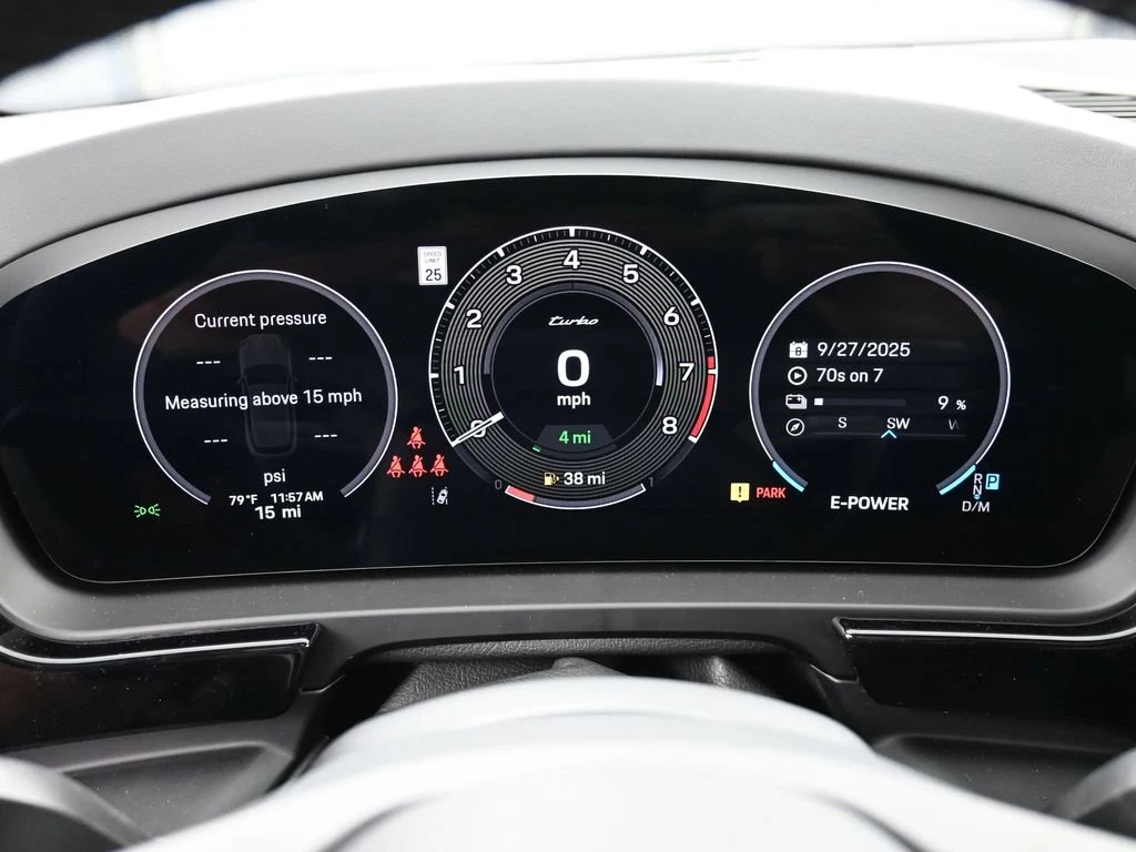2026 Porsche Cayenne Turbo E-Hybrid interior, Black