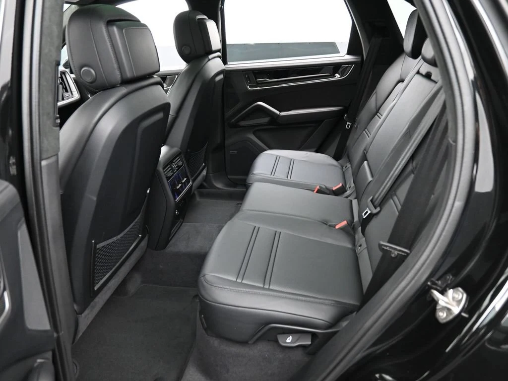 2026 Porsche Cayenne Turbo E-Hybrid interior, seats, Black