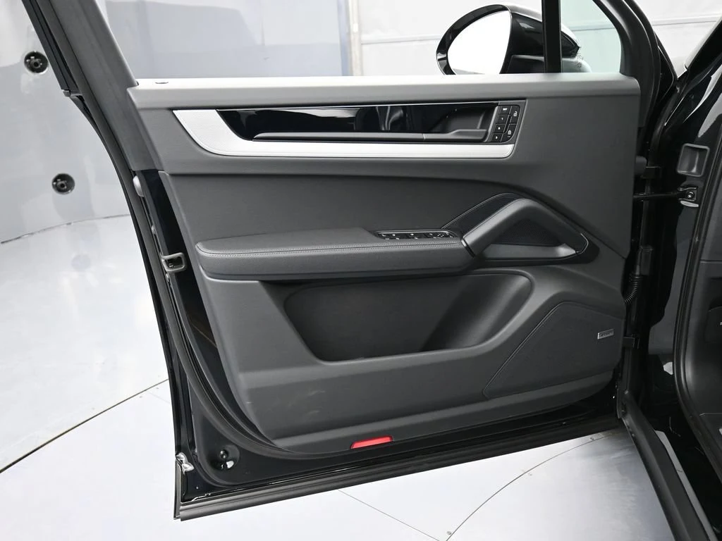 2026 Porsche Cayenne S E-Hybrid interior, door panel, Black