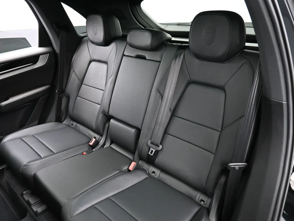 2026 Porsche Cayenne S E-Hybrid interior, seats, Black